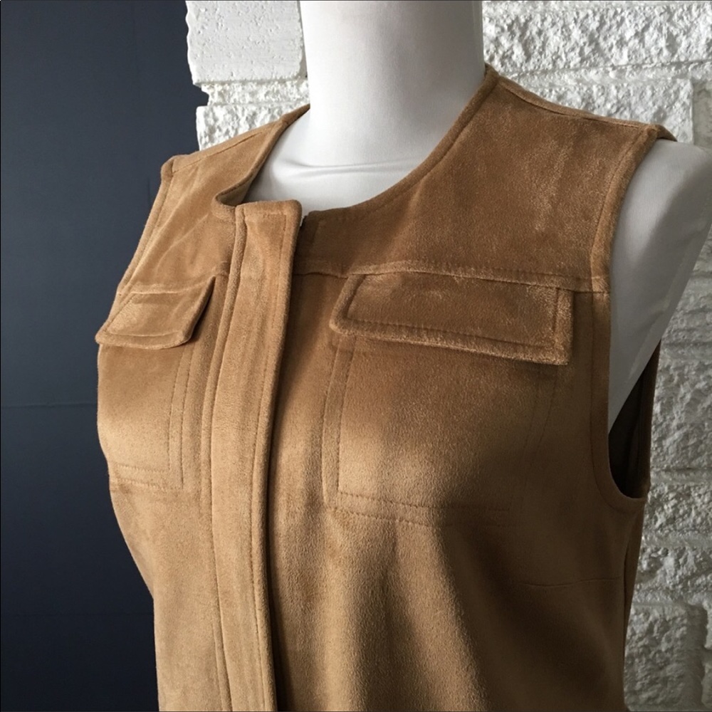 The Limited Belted Sleeveless Jacket - Picture 3 of 8